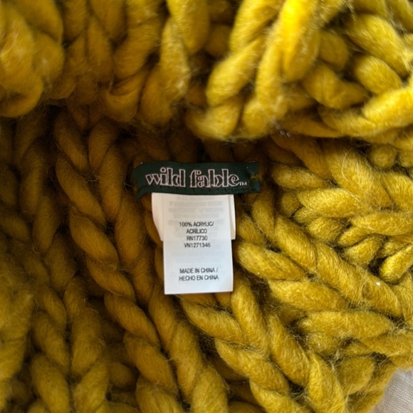 Hat & Mitten Set - Picture 3 of 4